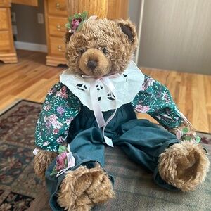 Vintage deco bear